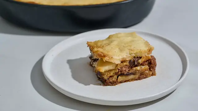 Video thumbnail for Classic Beef Moussaka Recipe