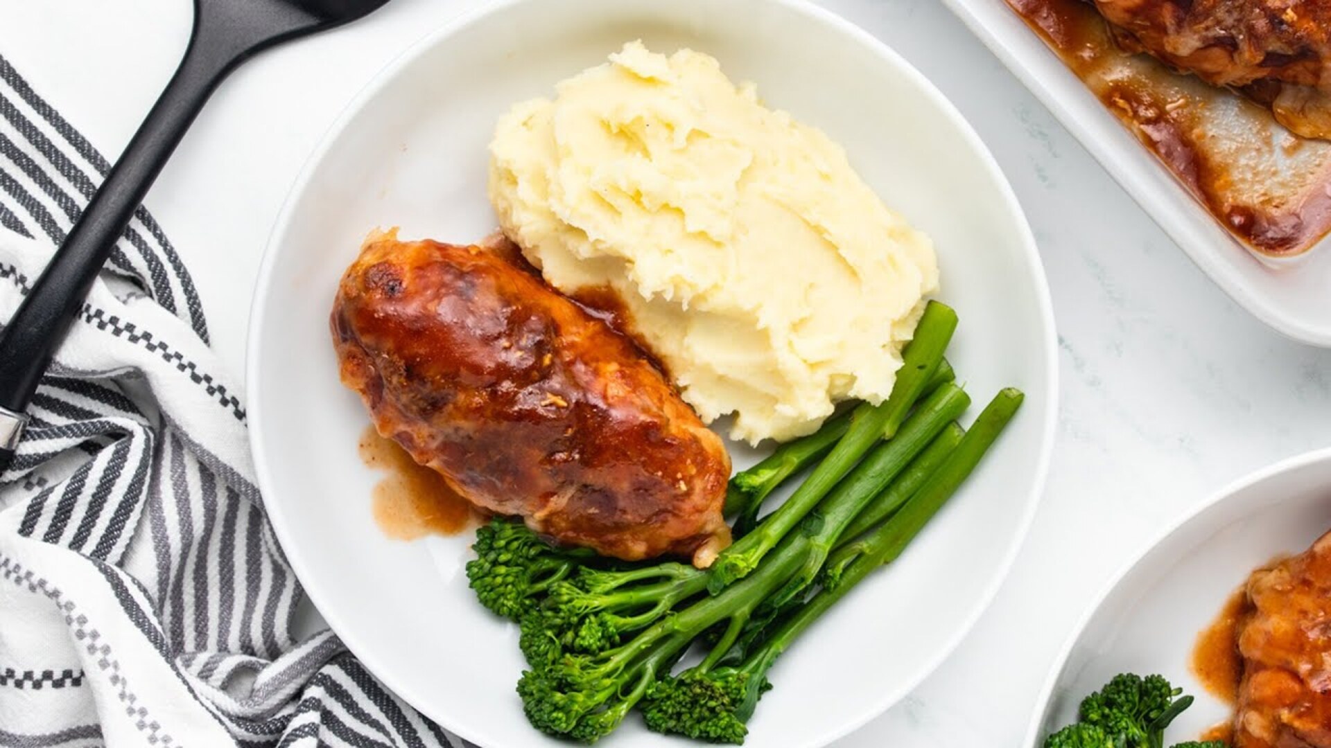 Video thumbnail for Slow Cooker Bacon-Wrapped Hunter's Chicken Recipe