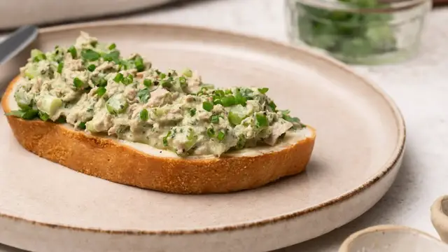 Video thumbnail for Crunchy Green Goddess Tuna Salad Recipe