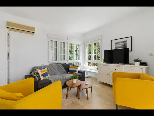 'Video thumbnail for Impressive Villa with 4 bedrooms, 4 bathrooms - Alicante Spain'