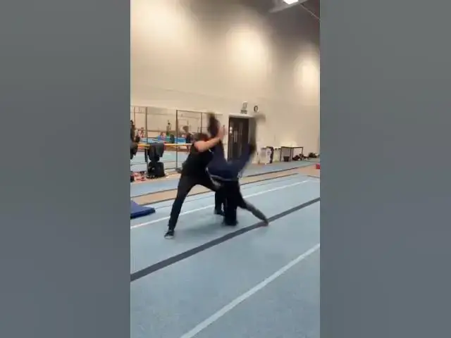 Video thumbnail for FAIL KNEE TO FACE GYMNASTICS