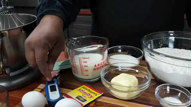 Video thumbnail for Copycat Cinnabon Cinnamon Rolls(720P HD)