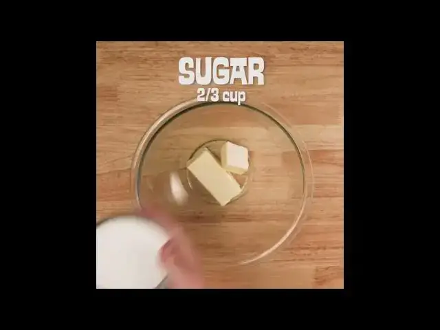 'Video thumbnail for How to Make Chocolate Chip Brookies'