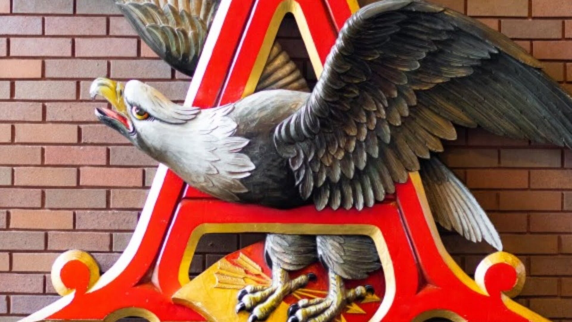 Video thumbnail for The Tragic History Of The Anheuser-Busch Dynasty