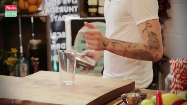 Video thumbnail for Cocktail Hacks   five awesome tricks to impress at a party! (w