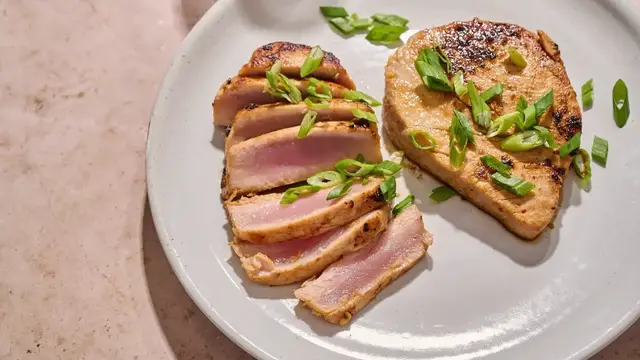 'Video thumbnail for Aromatic Soy And Ginger-Marinated Tuna Steaks Recipe'