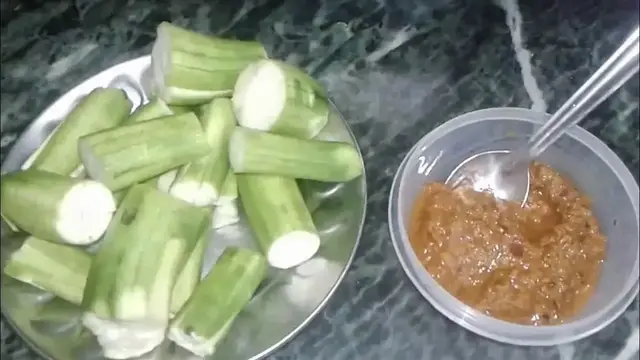 Video thumbnail for भरवां तोरई बनाने की विधि | How To Make Bharwa Torai | Stuffed Torai