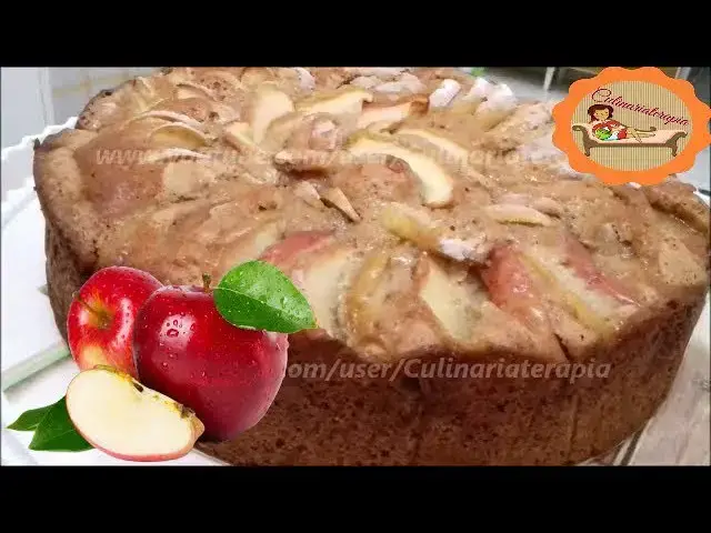 Video thumbnail for BOLO DE MAÇÃ COM CANELA E UVAS PASSAS AO RUM | COMO FAZER BOLO DE MAÇÃ
