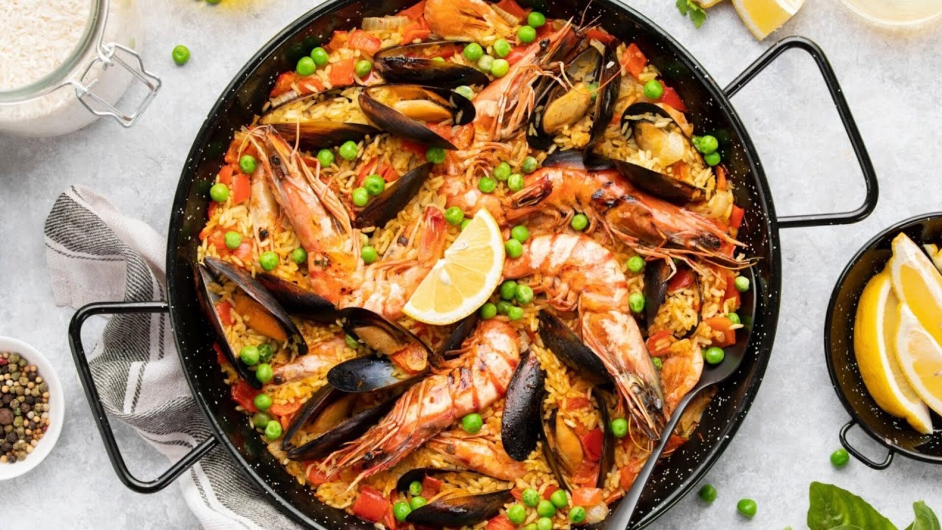 Video thumbnail for Mistakes Everyone Makes When Making Paella