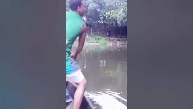 Video thumbnail for How to (not) cast a net #fail #shorts #bassfishing  #boat