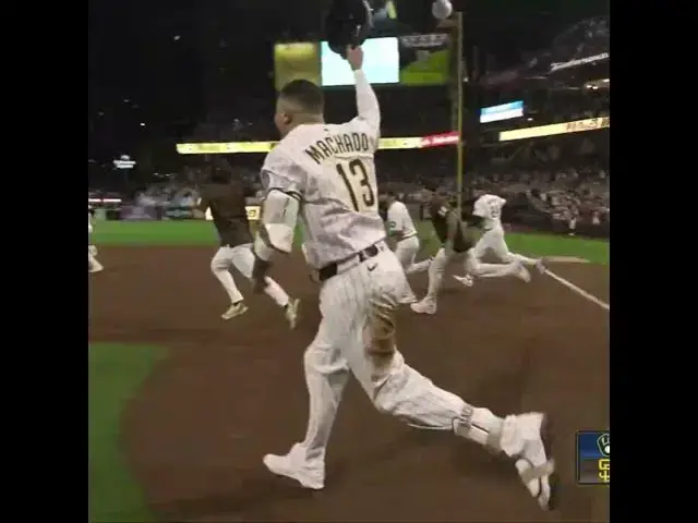 'Video thumbnail for Freddy Fermin SMACKS a WALK-OFF Single!'