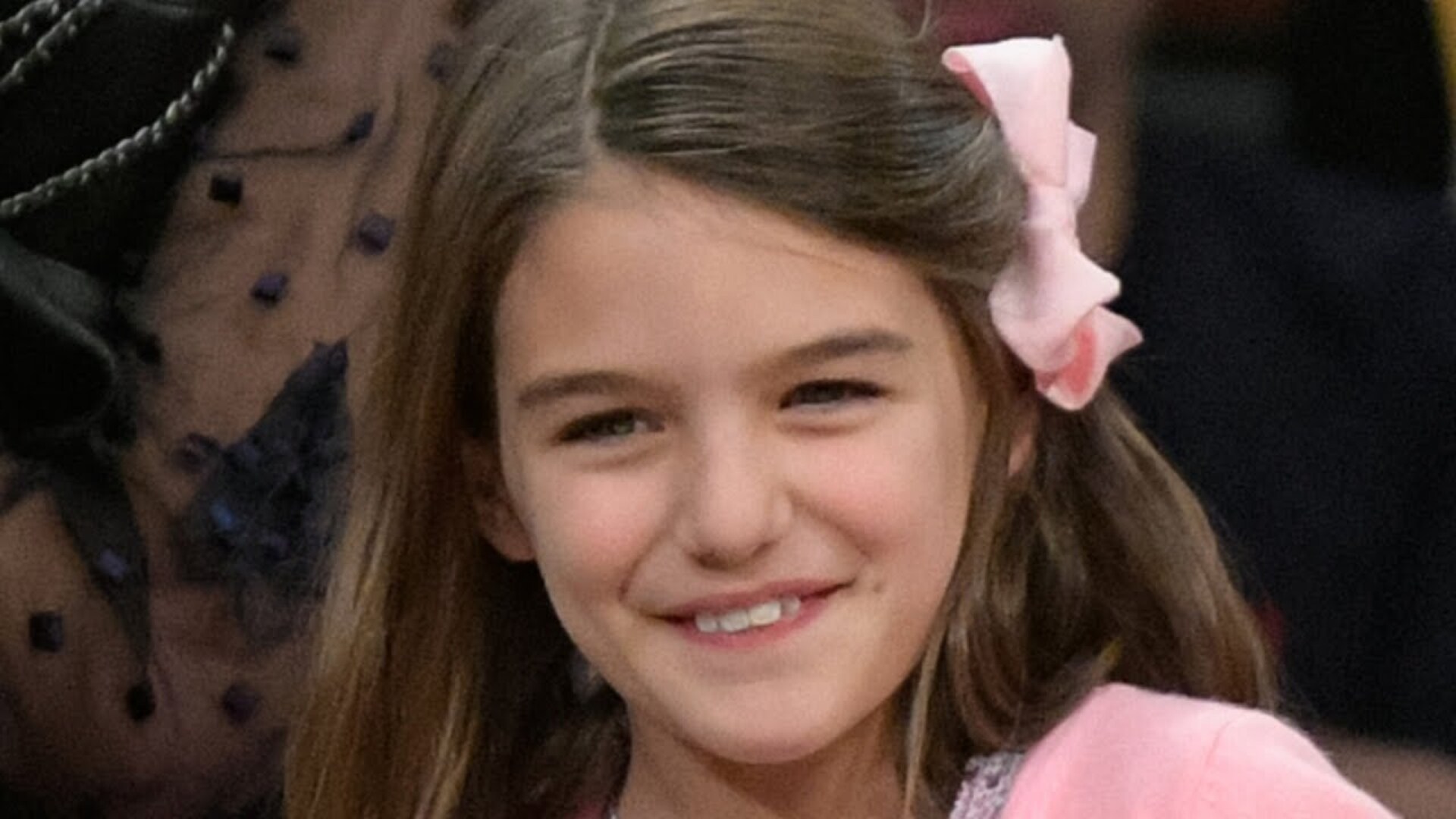 Video thumbnail for Proof That Suri Cruise Is Katie Holmes' Mini Me