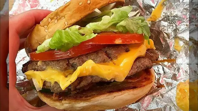 Video thumbnail for The One Free Topping You Should Never Get At Five Guys