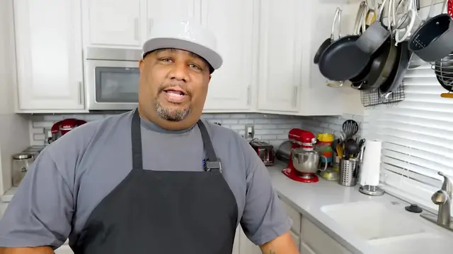 Video thumbnail for Strawberry Cream Cheese Pie(720P HD)