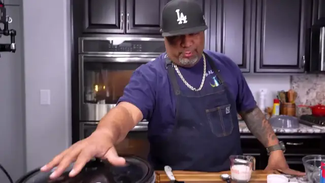 Video thumbnail for The Best Cinnamon Roll Casserole   Slow Cooker Brunch Recipe(720P HD)