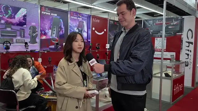 'Video thumbnail for Fifine na Eletrolar Show 2025 — Entrevista com Carol Luo representante da marca'