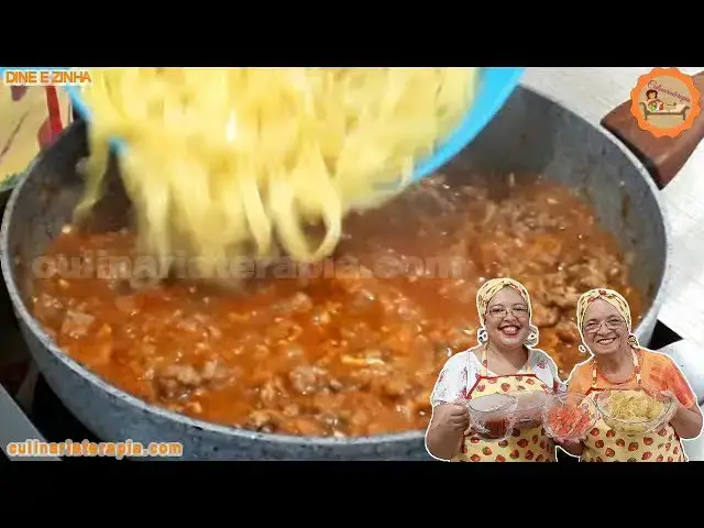 Video thumbnail for Macarrão à Bolonhesa de Carne Moída - Receita Fácil