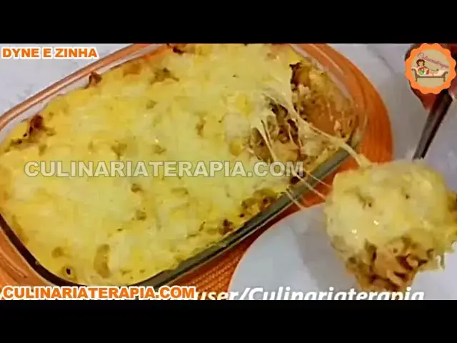 'Video thumbnail for Como Fazer Macarrão de Forno Cremoso com Frango Milho e Queijo - Receita Fácil e Rápida'