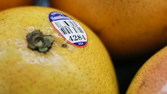 'Video thumbnail for Be Extremely Careful When Peeling The Sticker Of Any Fruit'