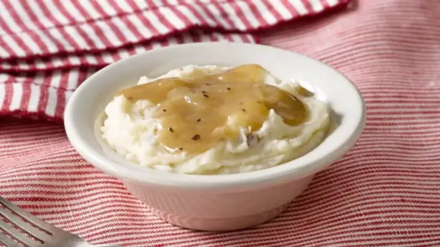 Video thumbnail for This Is What Makes Cracker Barrel's Mashed Potatoes So Delicious