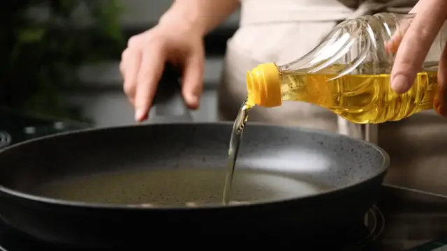 Video thumbnail for This Secret Trick Will Stop Splattering Oil Forever