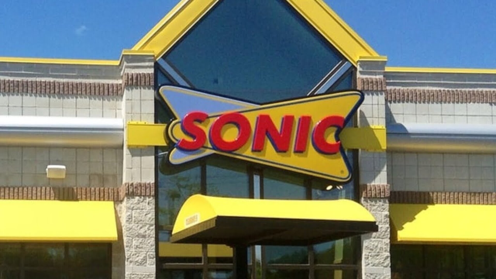 Video thumbnail for Ex Workers Reveal What You Should Never Order At Sonic