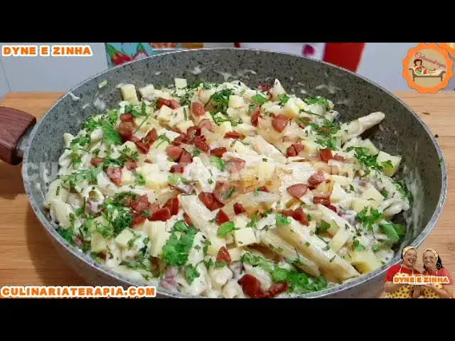 Video thumbnail for Macarrão ao Molho Cremoso de Linguiça - Culinária Terapia por Dyne e Zinha