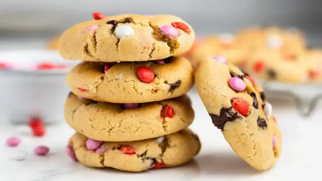 'Video thumbnail for Valentine's Day M&M Cookies'