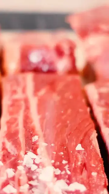 'Video thumbnail for Garlic Braised Short Ribs With Red Wine'