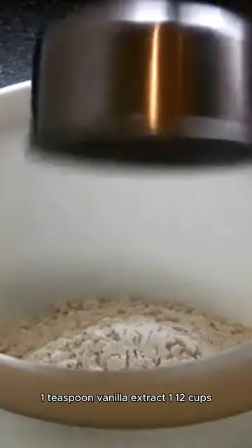 Video thumbnail for oatmeal raisin cookies recipe