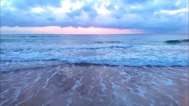 'Video thumbnail for Sunrise on the Sunshine Coast'