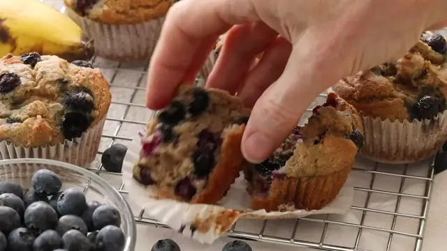 Video thumbnail for BAKERY STYLE Banana Cassava Flour Blueberry Muffins Recipe(720P HD)