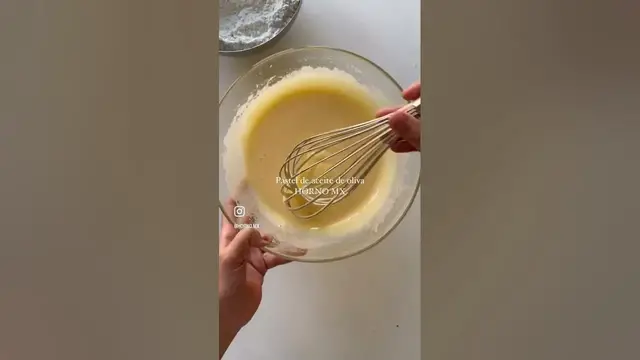 Video thumbnail for Pastel de aceite de oliva receta Horno MX #shorts