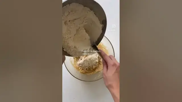 'Video thumbnail for Galletas de funfetti Horno MX receta #shorts'