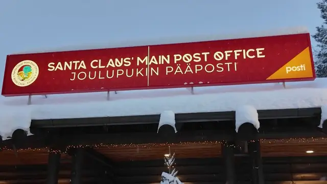 Video thumbnail for Incredible_ Santa Claus is everywhere in Rovaniemi 😲🎅 official hometown of Father Christmas Lapland(720P_HD)