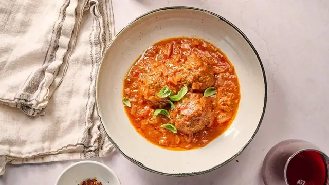 Video thumbnail for Gorgonzola-Stuffed Meatballs In Arrabbiata Tomato Sauce Recipe