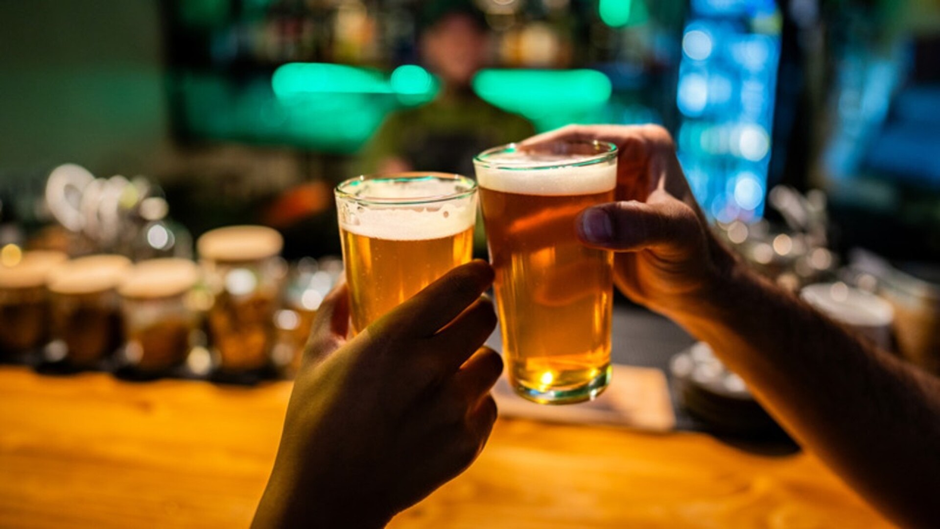 Video thumbnail for The Old-School Midwestern Beer That May Have Fallen Off Your Radar