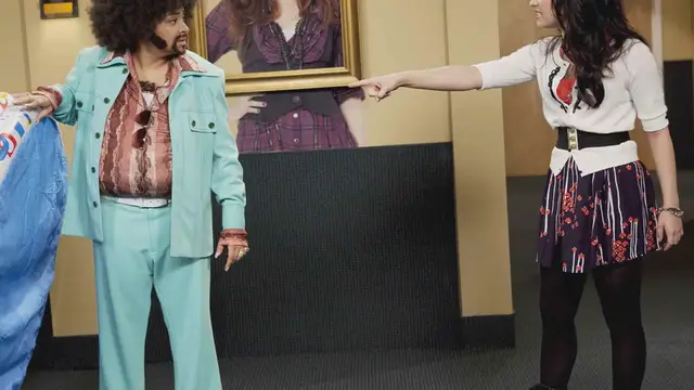 Video thumbnail for Demi and Raven's Hilarious Reunion