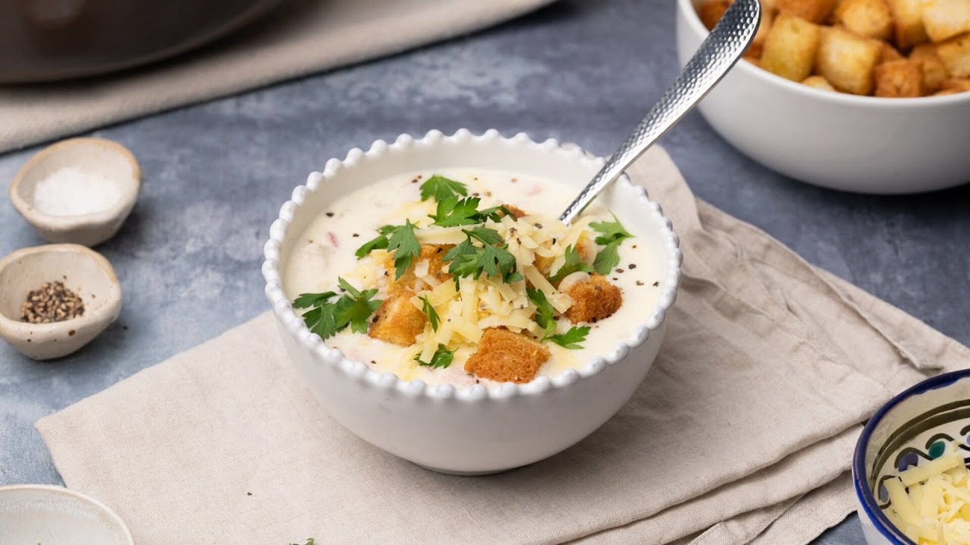 Video thumbnail for Rich And Creamy Chicken Cordon Bleu Soup Recipe