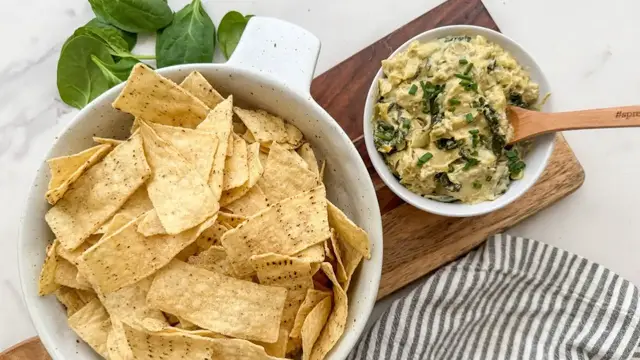 'Video thumbnail for Creamy Vegan Spinach And Artichoke Dip Recipe'
