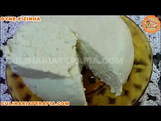 Video thumbnail for COMO FAZER RICOTA FRESCA CASEIRA, SÓ 2 INGREDIENTES - Dyne e Zinha