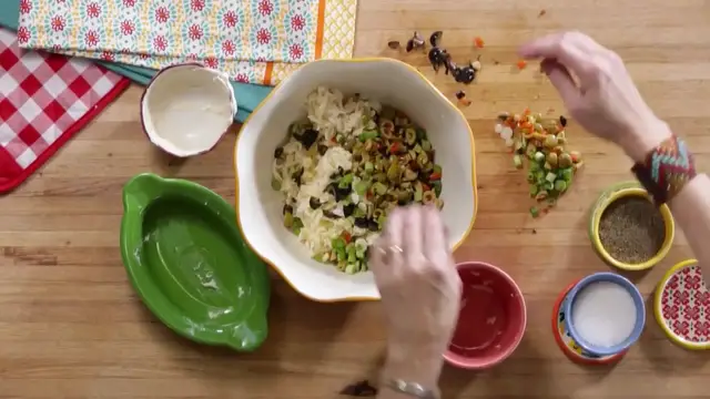 Video thumbnail for Olive Cheese Bread by The Pioneer Woman(720P HD)