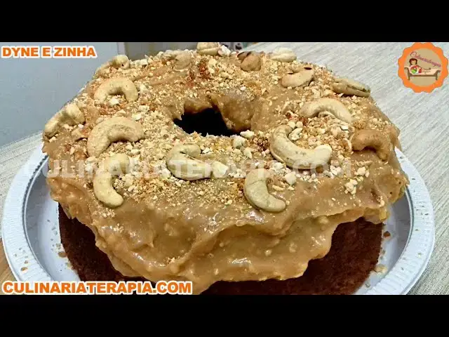 Video thumbnail for Como Fazer Bolo de Castanha de Caju Caramelizada com Cobertura Cremosa