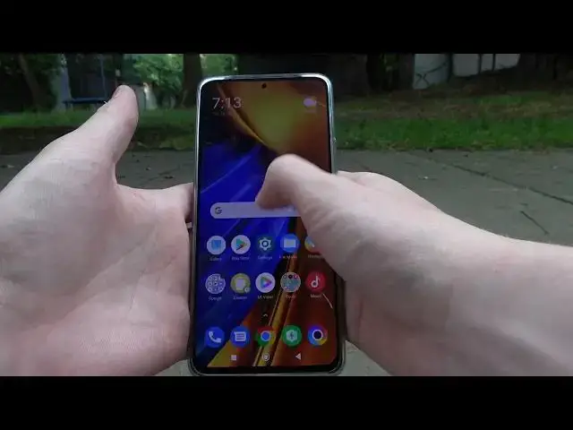 Video thumbnail for Poco F4 Outdoor Brightness Test: How Well Does It Perform?