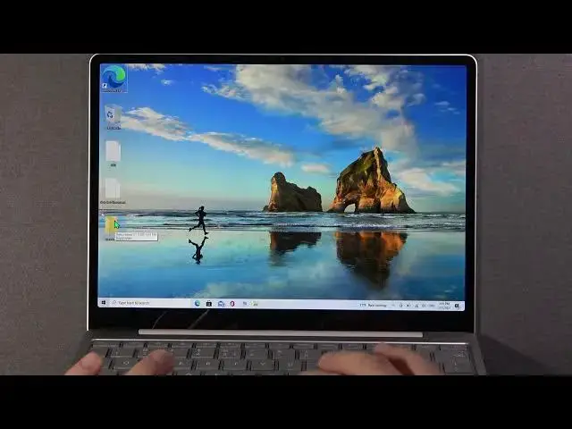 Video thumbnail for How to Create Folder on Desktop in MICROSOFT Surface Go - Fastest Way to Make New Folder