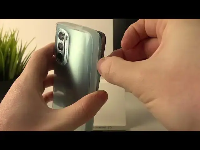 'Video thumbnail for Does the MOTOROLA Moto G62 Phone Have a Dual SIM Slot? Let's Figure Out!'