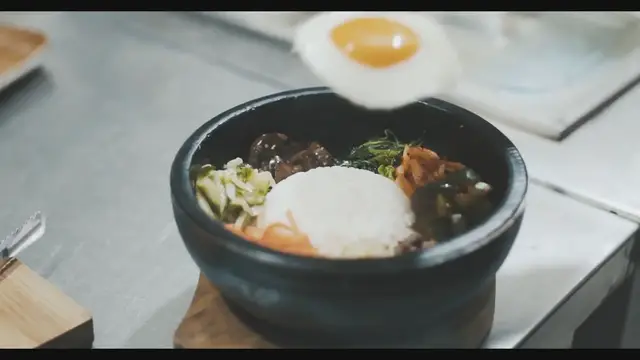 Video thumbnail for Savoring Santorini: A Culinary Tour of Oia's Best Dining Spots