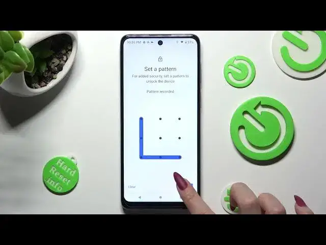 'Video thumbnail for How to Set Up and Activate the Screen Lock on MOTOROLA Moto E32s - Pattern, PIN or Password'