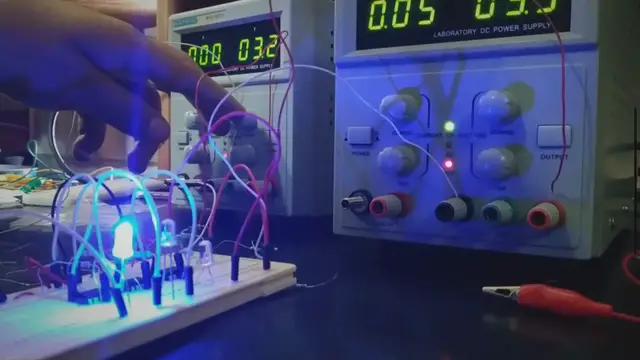 'Video thumbnail for El voltaje eléctrico: comprensión y definición de la tensión eléctrica'