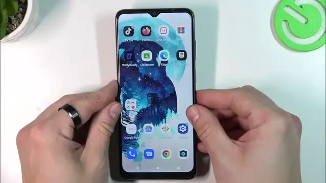 'Video thumbnail for Does MOTOROLA Moto E22 Have Headphones Jack?'